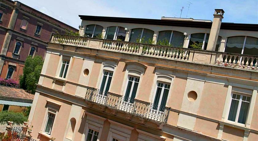 Una Hotels One Катания Экстерьер фото